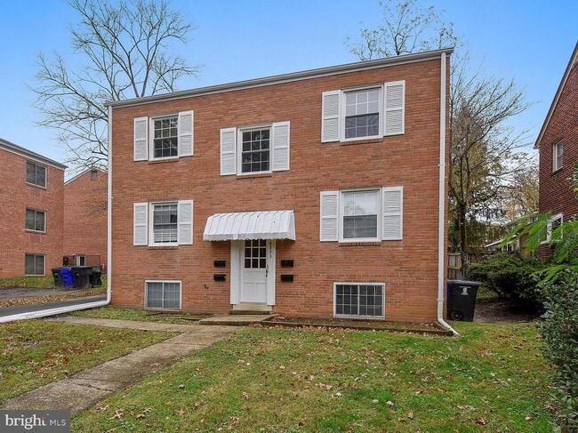 Building Photo - 4023 18th Rd N