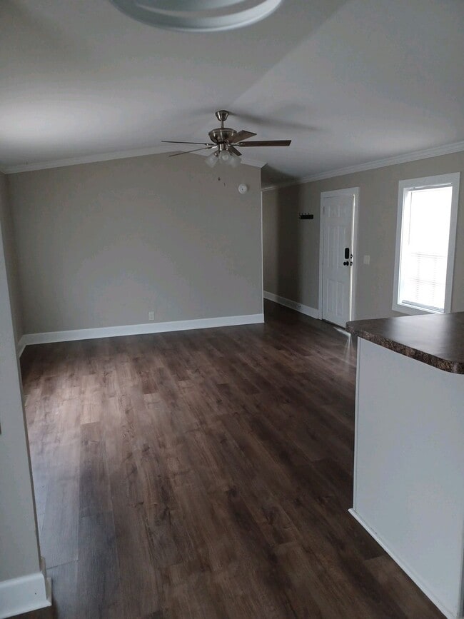 Building Photo - 890 Rough Edge Rd