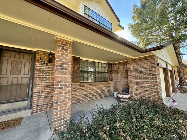 Building Photo - 5728 S Kenton St