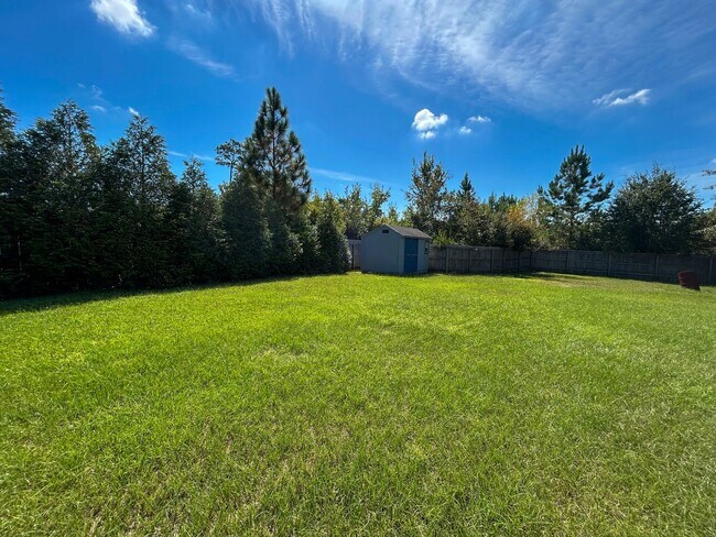Building Photo - 8547 Heirloom Dr NE