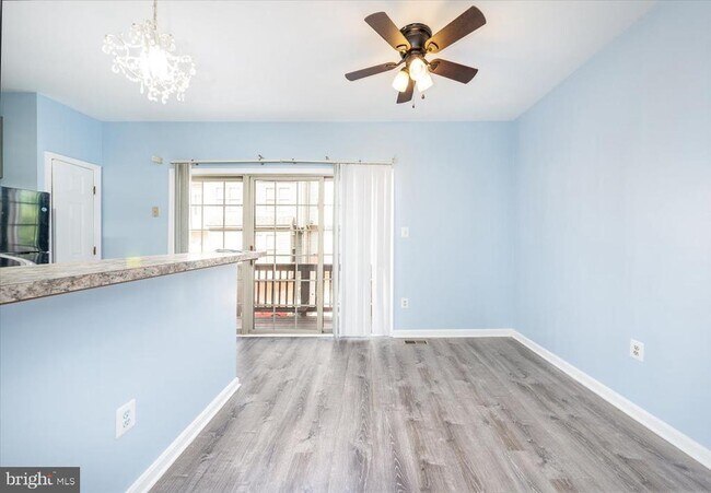 Building Photo - 12121 Amber Ridge Cir