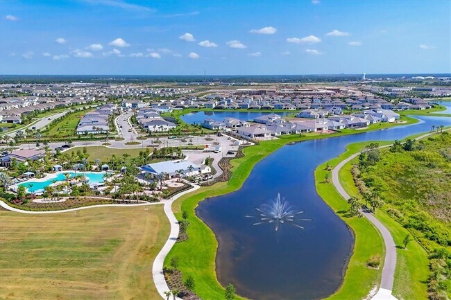 Building Photo - 3293 Hilltop Cir