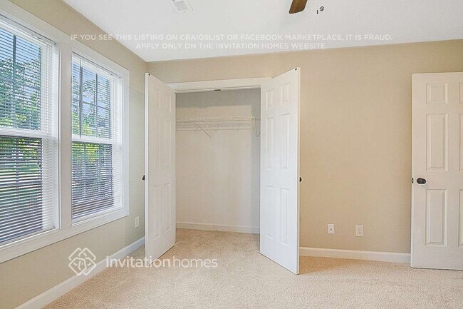 Building Photo - 45 Dawn Ave