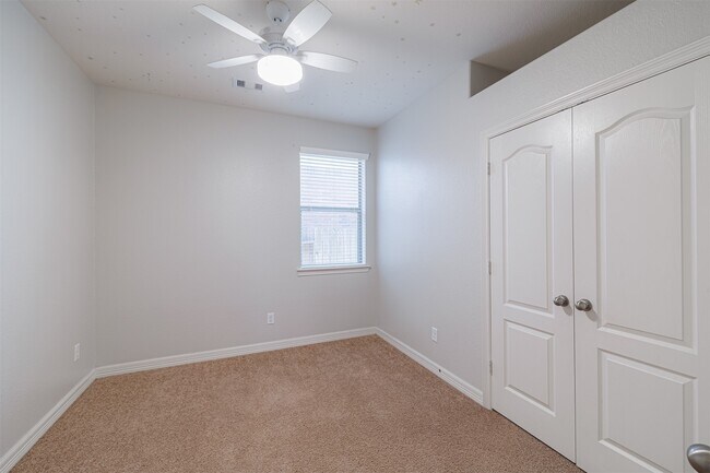 Building Photo - 7014 Durango Creek Dr