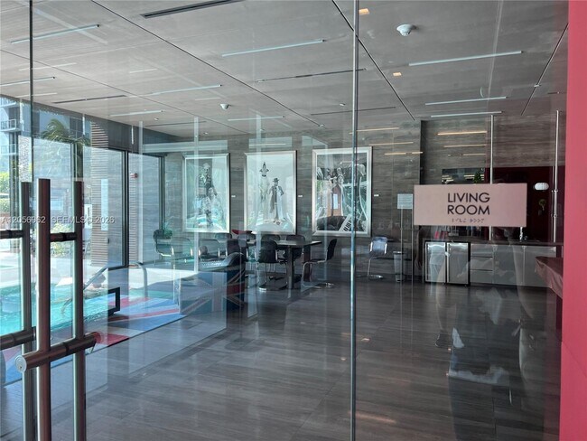 Building Photo - 1080 Brickell Ave