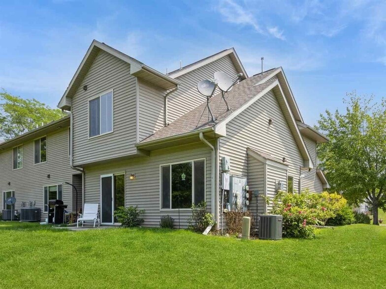Building Photo - 1231 Nicholas Ln