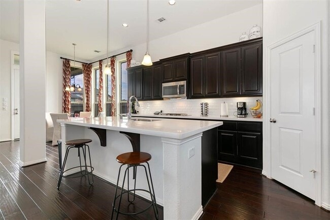 Building Photo - 7831 Lago River Ln