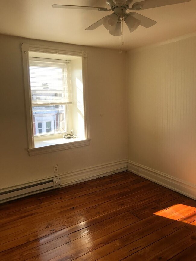 Building Photo - 139 N 10th St