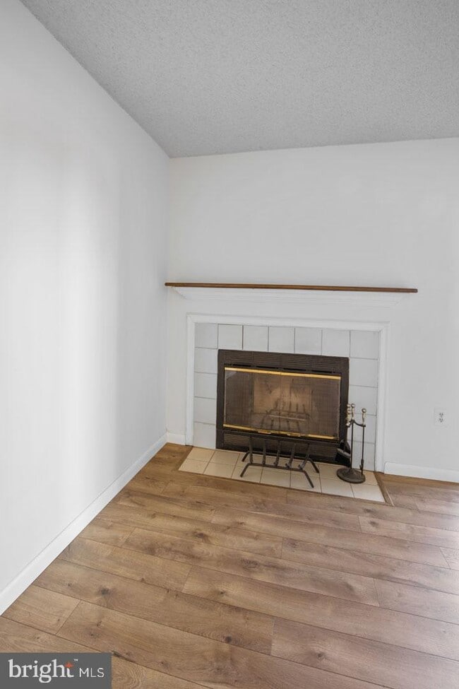 Building Photo - 2101 Ravens Crest Dr