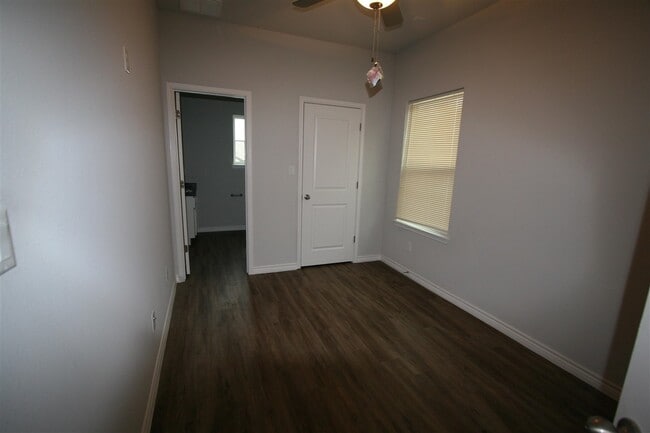 Building Photo - 217 Peruna Dr