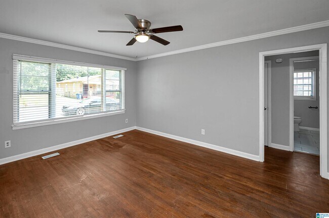 Building Photo - 328 Beta St