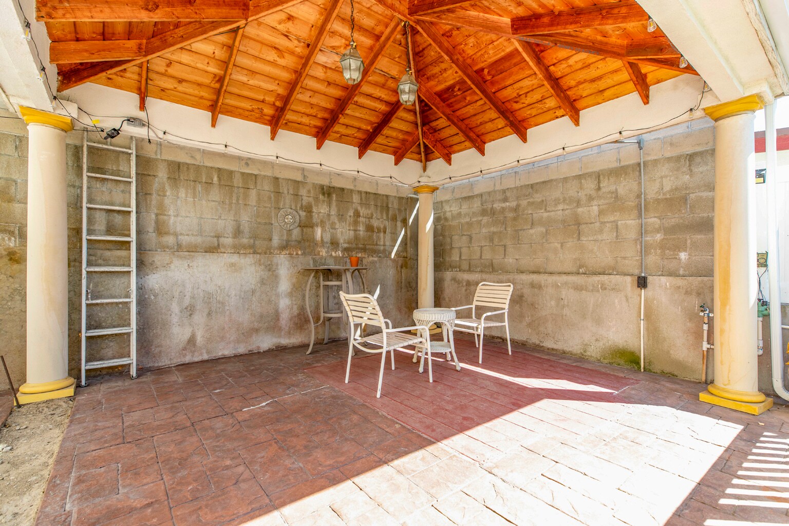 Building Photo - 10455 Glory Ave