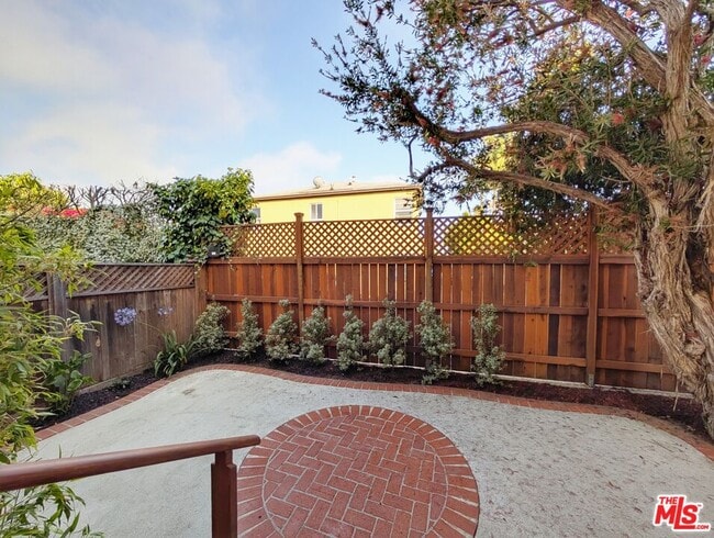 Building Photo - 224 Bicknell Ave