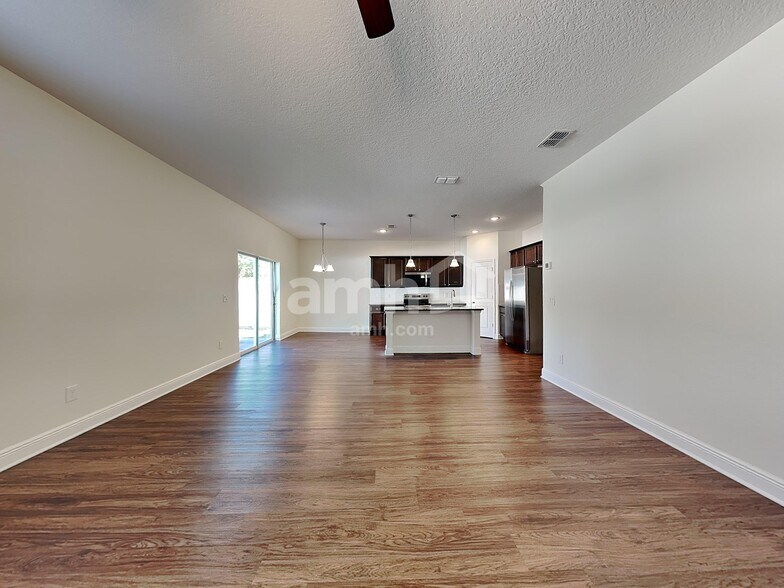 Building Photo - 719 Zarabrooke Ct