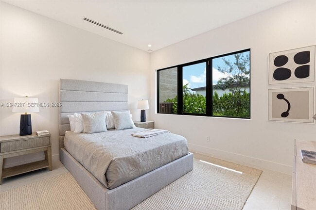 Building Photo - 14930 SW 16 Ct