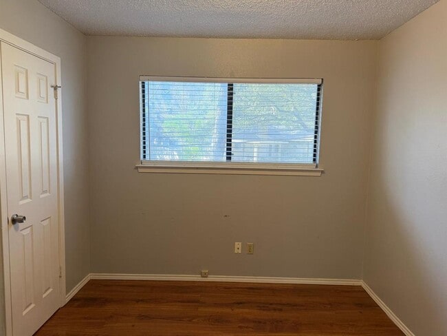 Building Photo - 6504 J Gregg Cove