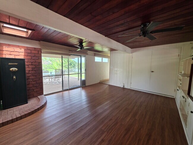 Building Photo - 46-305-305 Hoauna St