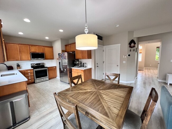 Building Photo - Beautiful 4BR | 2.5BA Home on Cul-de-Sac i...
