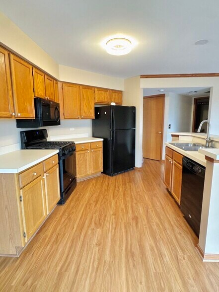 Building Photo - 2016 Harrison Ave