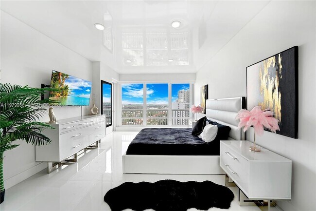 Building Photo - 4020 Galt Ocean Dr