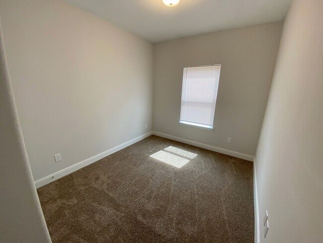 Building Photo - 8214 Parker Rd