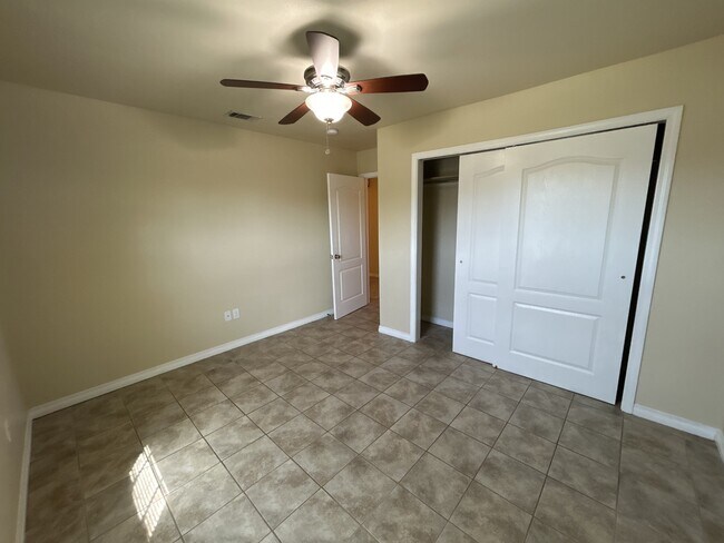 Building Photo - 3301 Pecan Dr