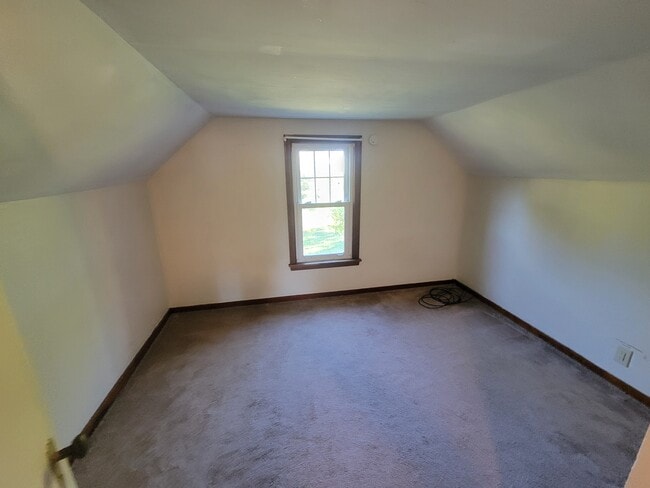 Building Photo - 1494 Thompson Rd