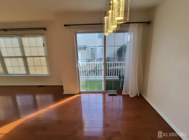 Building Photo - 89 Chariot Ct