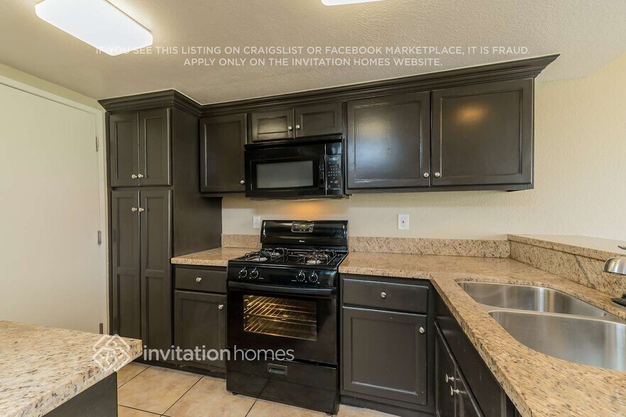 Building Photo - 10638 Countryside Dr