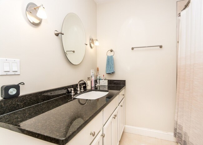 Building Photo - 199 Broadway