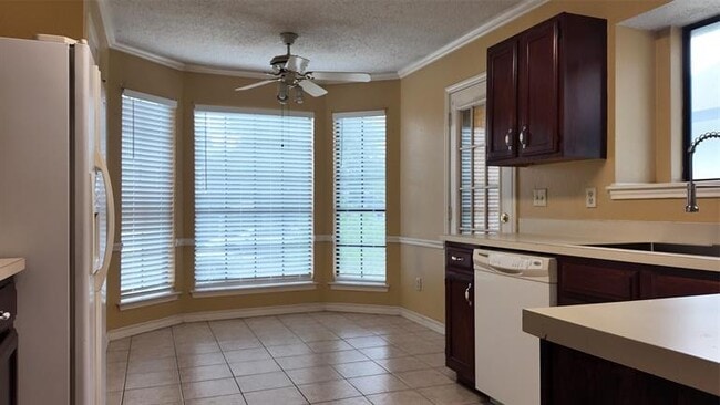 Building Photo - 12331 Yarmont Way