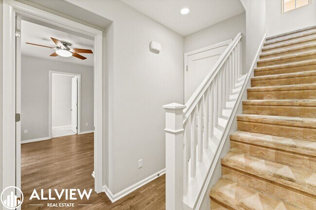Building Photo - Your Next Home Awaits – Beautiful 3-Bedroom Irvine Townhome