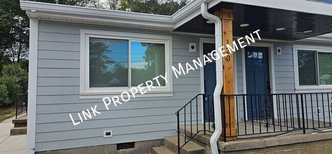 Building Photo - 123 Sequoia Dr