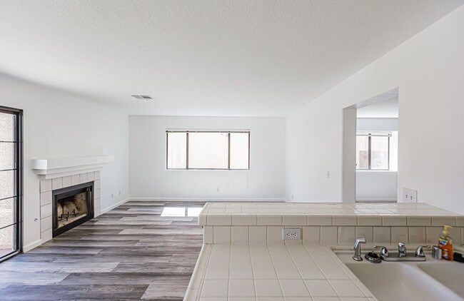 Building Photo - Henderson Home