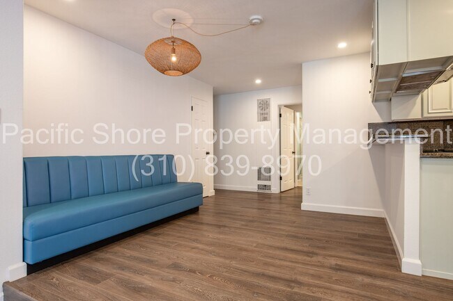 Building Photo - Updated 3-Bedroom First-Floor Condo in Prime Santa Monica Location