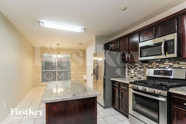 Building Photo - 123 S Village Knoll Cir