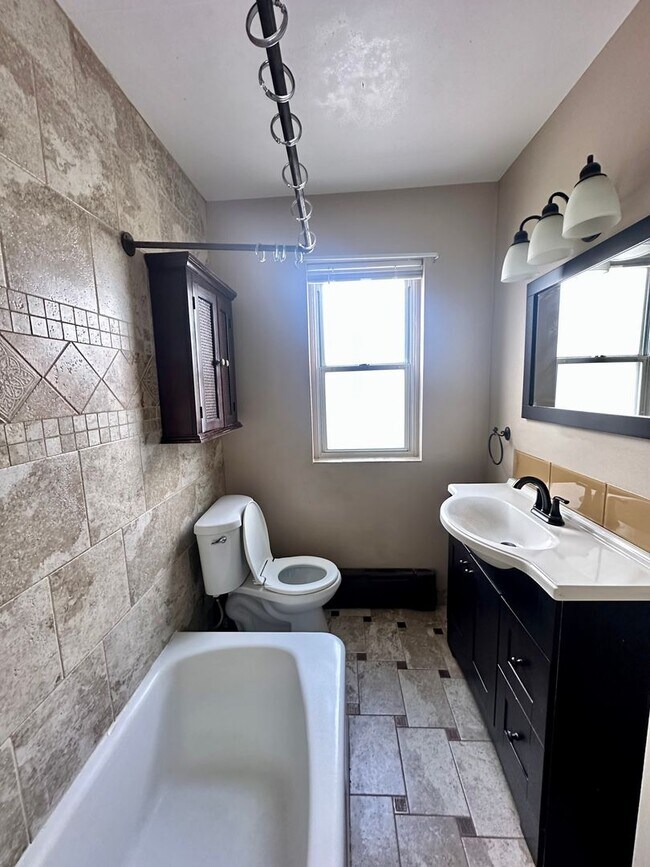 Building Photo - Spacious Homes In Bridgeport