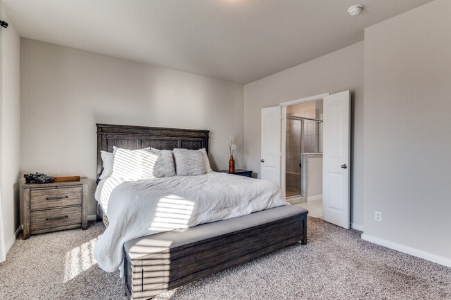 Building Photo - 4807 Marylebone Ave