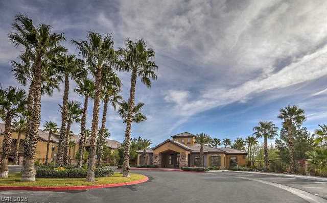 Building Photo - 8250 N Grand Canyon Dr