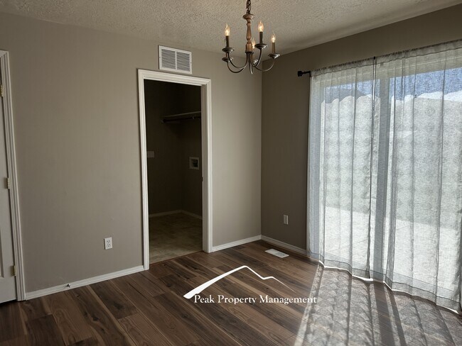 Building Photo - 2524 Colfax Dr