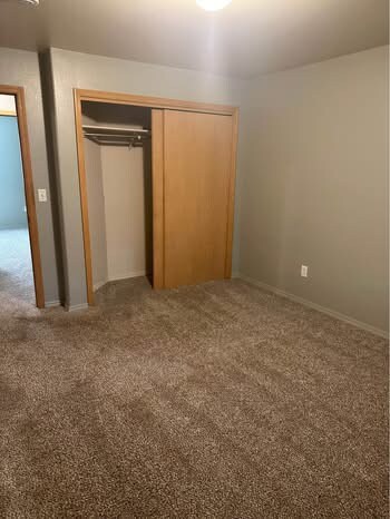 Building Photo - 803 E Riggs St