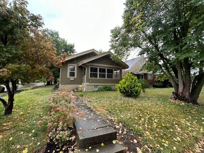 Primary Photo - 2700 Springmont Ave