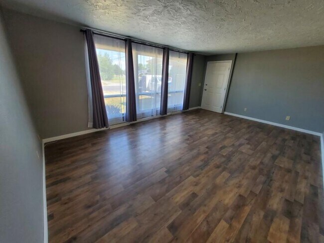 Building Photo - 3 bedroom in Billings MT 59102