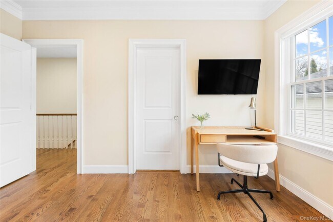 Building Photo - 420 Midland Ave