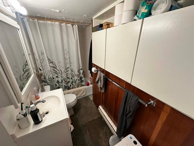 Building Photo - 77 Joy St