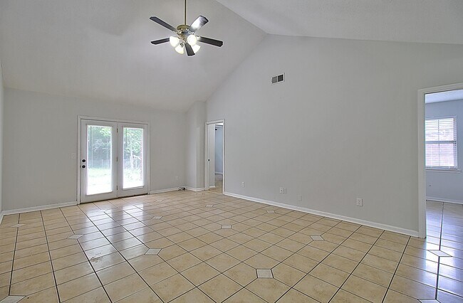Building Photo - 815 Sagewood Dr