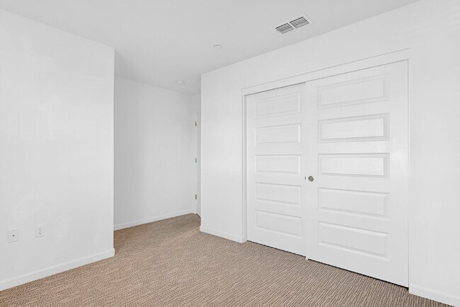 Building Photo - $3,100/mo move-in special for first three months - Modern Woodland Home with Solar and Privacy