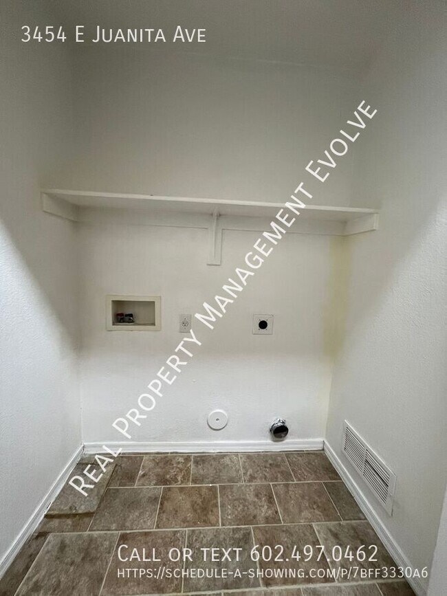 Building Photo - Lovely Gilbert Home!