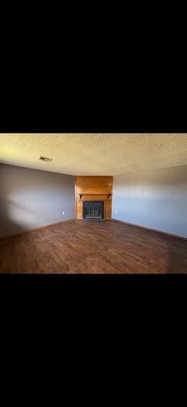 Building Photo - 2508 NE Dearborn Ave