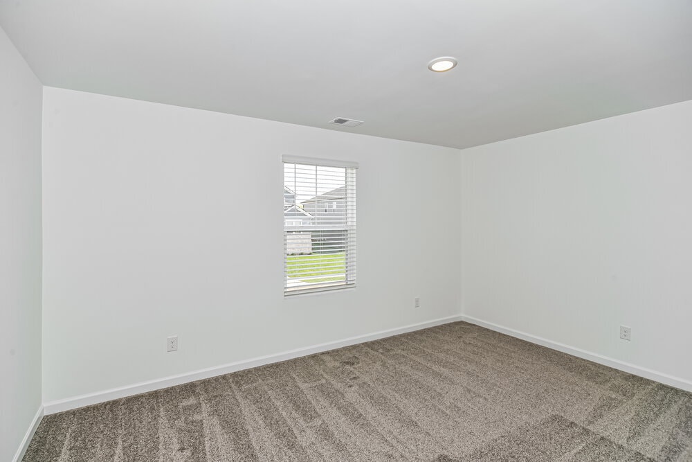 Building Photo - 193 E Millbrook Dr